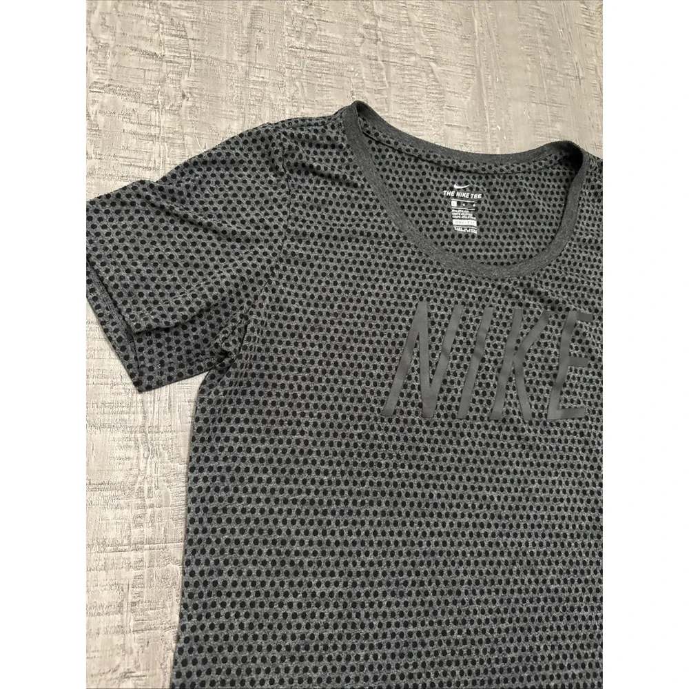 Nike‎ Tee shirt women's Dry fit athletic cut size large black polka dot